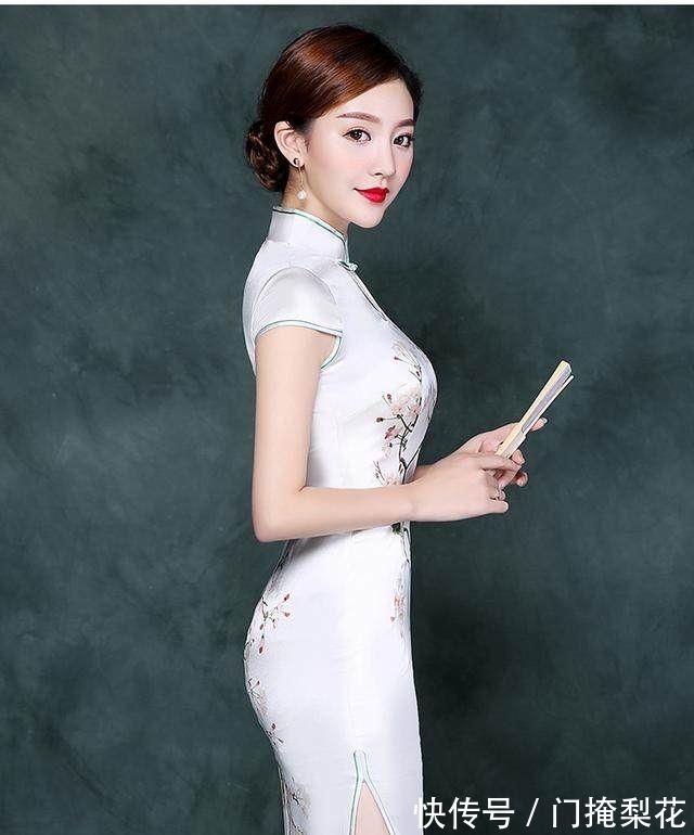 轻盈|旗袍之美,婉约柔美,轻盈柔美中浸润人的心田,美轮美奂让人心动