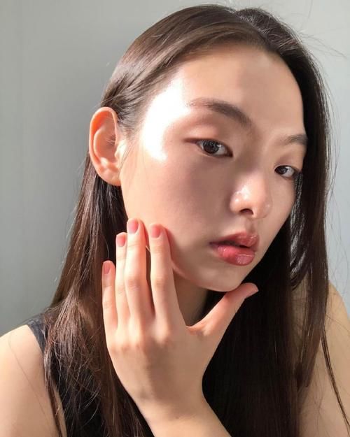 护肤的精髓是什么？讲究女人的“以油养肤”，告诉你护肤真相