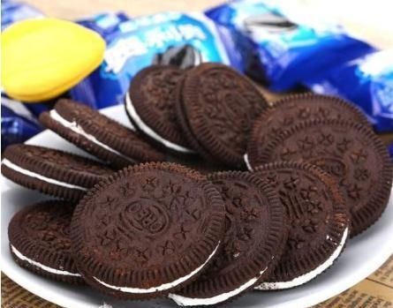 正版|最“悲催”的正版零食,被山寨了108年,盗版却成了热销零食