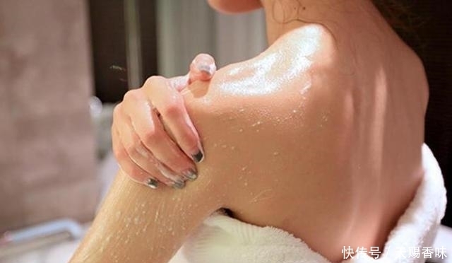 痘痘|后背的螨虫痘痘一天天变严重,是时候排螨虫了,3方法除螨最快!