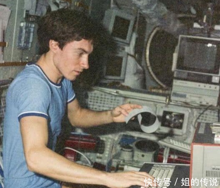 苏联悲催航天员刚上天国家没了,在外太空飘111天,后来怎样