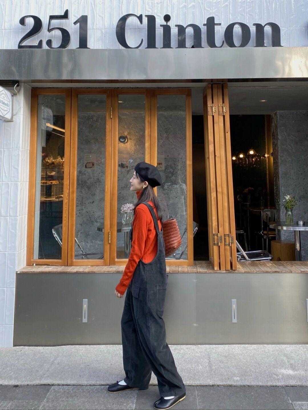 条绒|背带裤才是yyds!时髦精都爱这样穿搭,让你年轻10岁都不止