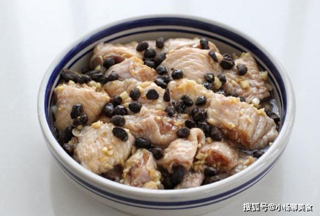 玉米淀粉|蒸鸡翅比可乐鸡翅简单，肉质鲜嫩，美味可口，一家老小都爱吃