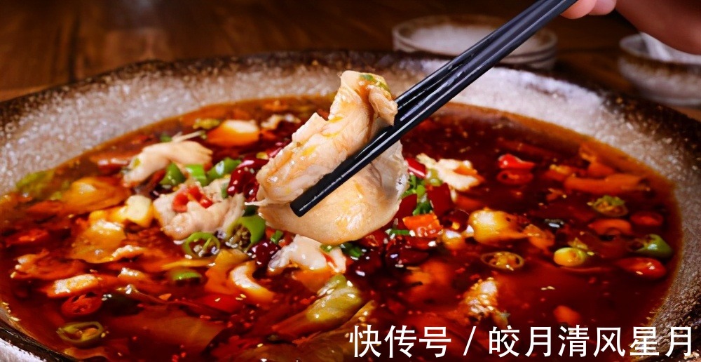 鱼块|不管炖啥鱼,记住3个烹饪技巧,鱼肉不腥不柴,很多人还不知道!