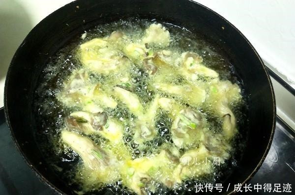 炸蘑菇,不要挂糊直接下锅,多加这一步,色泽金黄,口感香酥脆