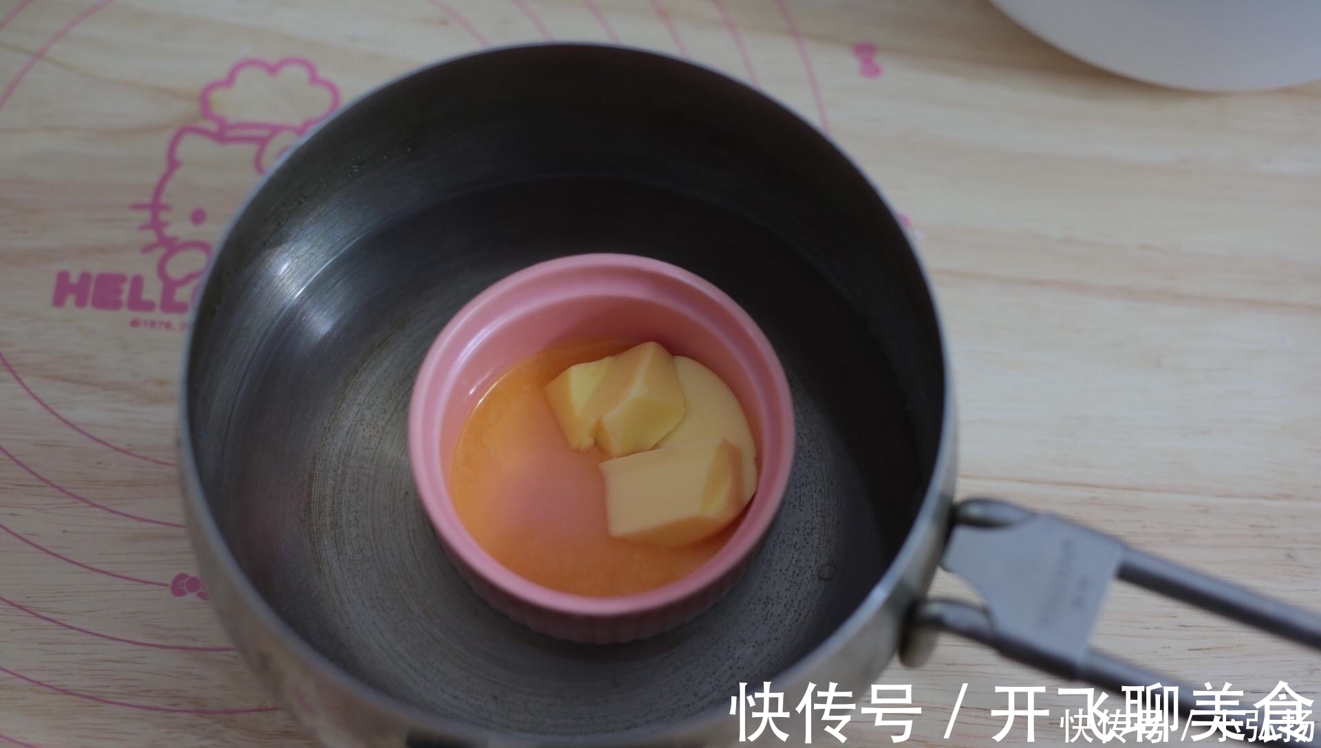 好吃|此蛋糕特简单,不抹面不裱花,一口平底锅就能做,好吃停不了口