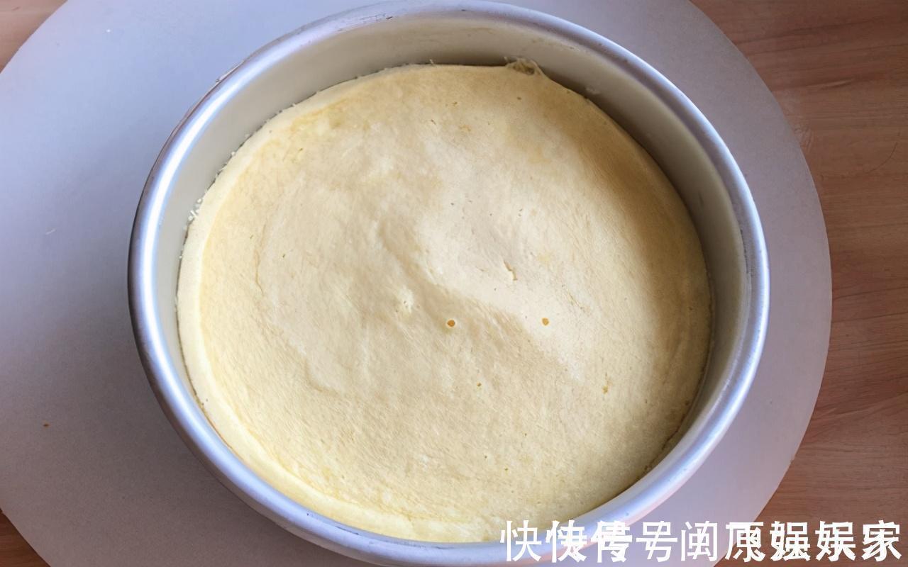 天凉早餐要营养,教你做酸奶蛋糕,柔软细腻,简单易做,无需烤箱