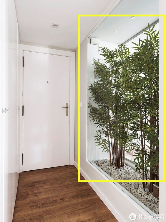 玻璃花园|有钱人真会装，玻璃围个“花园”拼接电视墙，做卧室隔断用刚好