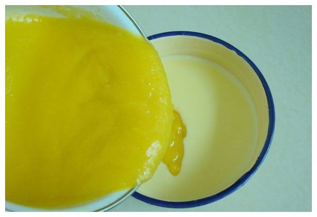 想吃冰淇淋不用愁，自从学会这做法，一周3次不嫌腻，解暑又营养