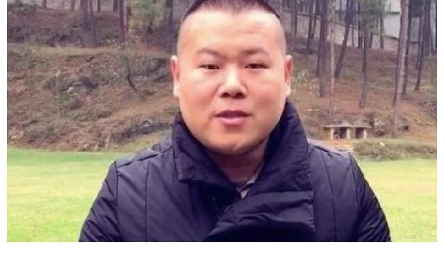 眼神|岳云鹏上节目吃饭,结果别人吃螃蟹他吃饼,眼神中充满小嫉妒