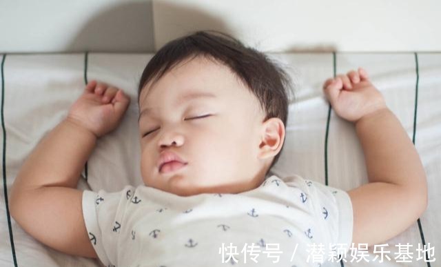 大脑|0~3岁是宝宝大脑发育黄金期,经常吃8种益智食物,娃越吃越聪明