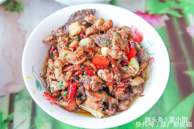 精光|三爷爷家请吃饭，满满一桌农家菜，煮了2锅米饭，大伙吃了个精光