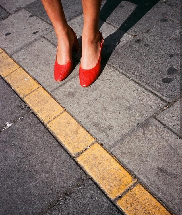 安排|令人心跳加速的单品,红色高跟鞋安排上,雅致又性感,真是不一般