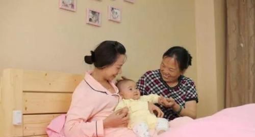 孩子|奶奶嫌天热给孙子穿开裆裤,却把娃坑进了医院,医生不怕断后吗