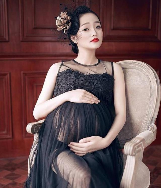 一件小事|90后孕妈在朋友圈分享“孕装照”,却被全家亲戚斥责:不知检点