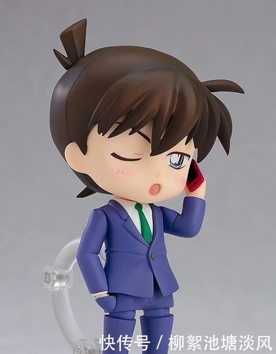 踢足球|工藤新一的这款手办,阳光帅气,配上小兰更完美