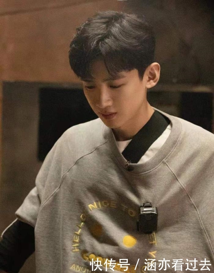 综艺感 新期《迷失大逃脱》开播,白敬亭刘耀文被老粉抵制,黄明昊有危机