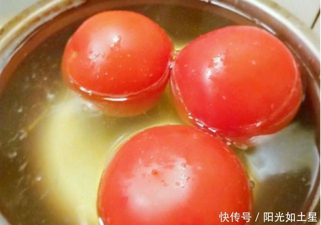 番茄汁|金针菇吃腻了,配点番茄一起做,酸酸甜甜新滋味