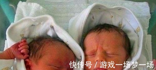 龙凤胎|产妇生下龙凤胎,哥哥吃奶粉,妹妹吃母乳,6个月后差距太大
