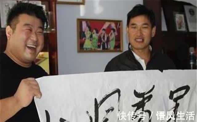 汉字#朱之文3年级辍学,写4字却卖出20万,专家:书法家不如文盲