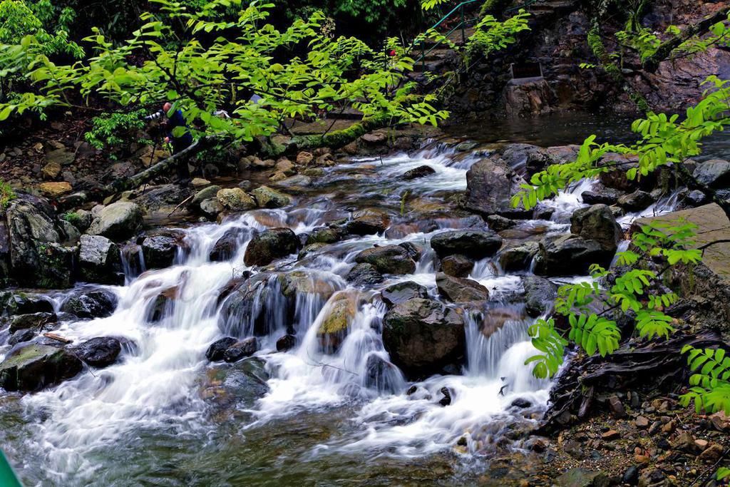 安徽一处大峡谷，以长、曲、险、秀著称，被誉为华东第一大峡谷