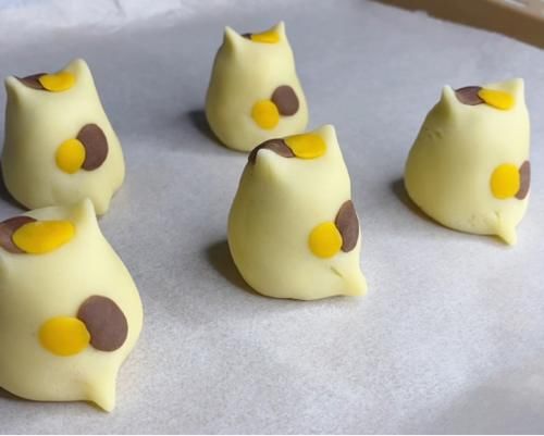 软萌可爱的烧果子，搭配香甜软糯的豆沙馅，做法超简单