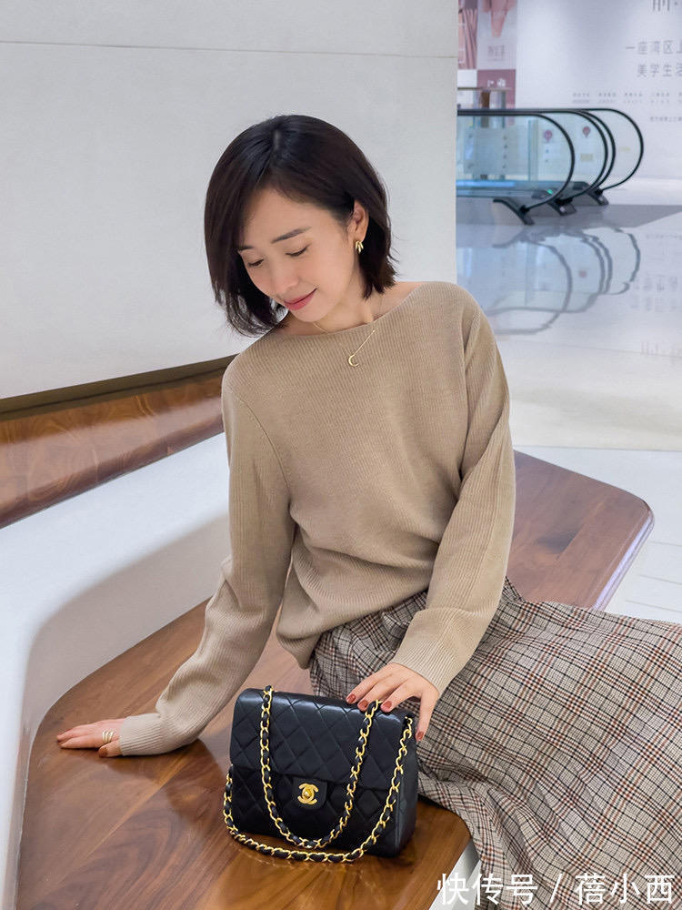 博主 今年还是穿“毛衣”最优雅,学博主这样搭配半身裙、高腰裤真高级