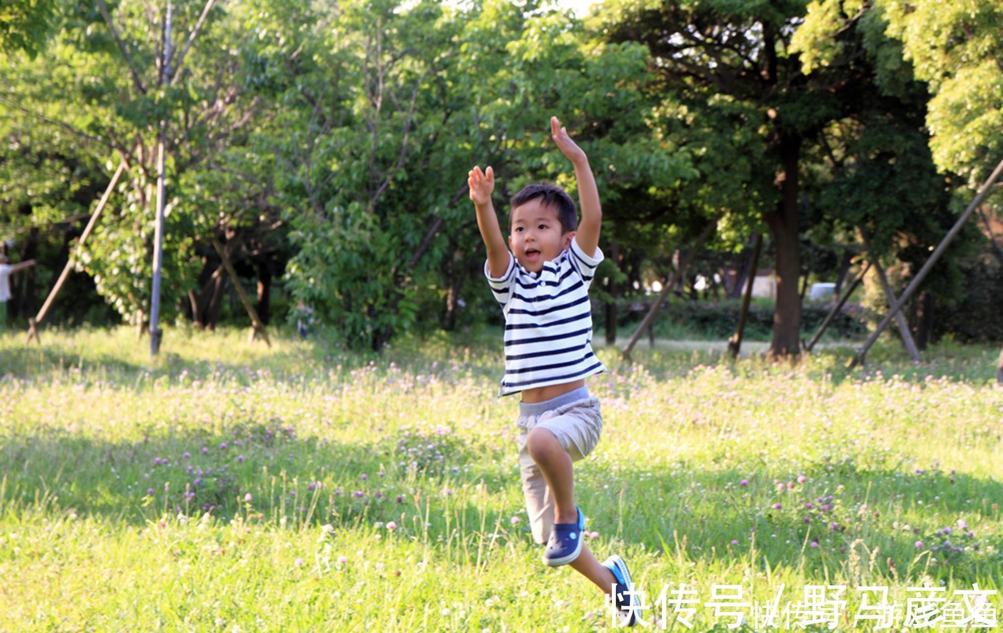 孩子|有儿子的家庭,在这3件事上越“舍得”,未来他给你的回报越多