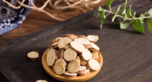 甘草|4种中药不建议长期服用，经常服用中药的人，建议早了解一下