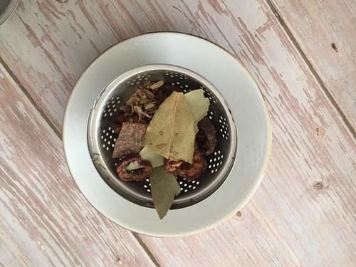 牛肉罩饼河北特色小吃，肉质肥美香醇，看着都能流口水