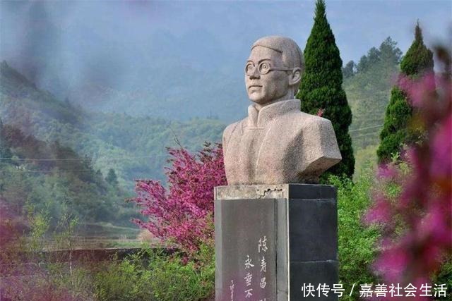 孔荷宠|红十六师鏖战小山村,损失三名团级干部,后艰苦奋战师长政委牺牲