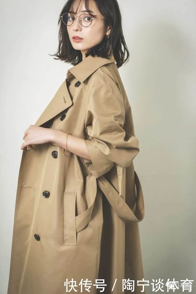 个子小的人怎么穿风衣?154cm的日本小姐姐有4个技巧