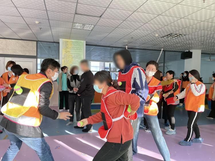 孩子们@青岛：围住温暖预见爱！星星闪耀“趣”运会点亮蓝色星河