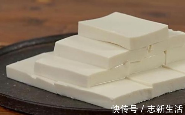 自来水|天热,吃不完的豆腐别放冰箱,教你个土方法,放一周不发粘不发酸