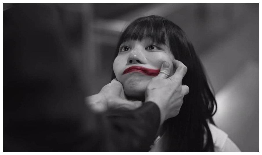 泰国版《富江》!这部"限制级"神剧,撕开了多少人的遮羞布?