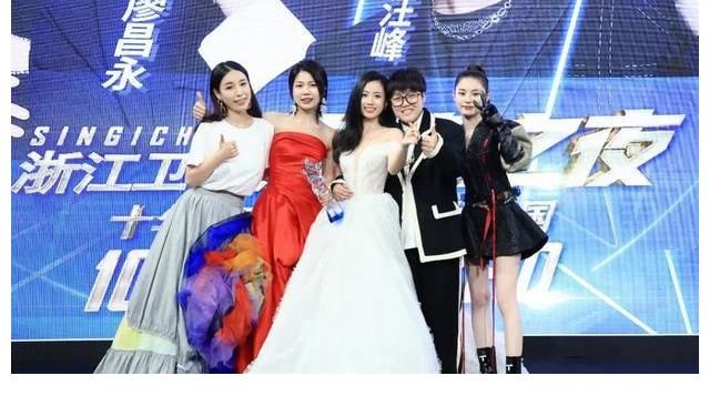 《好声音》被汪峰捧上天的谭轩辕，看不起李克勤战队贺三，止步11强