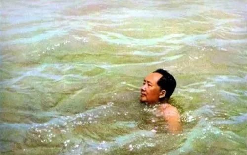 流传|毛主席已经佚失的一首诗，仅流传下两句，气势恢宏，至今无人能续