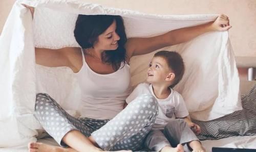 婆婆|开水烫奶嘴很“敷衍”,这样做父母太天真,无形中给宝宝造成伤害