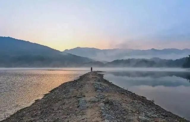 黄山脚下，黟县这9个静美古村落，这季节美到令人心醉