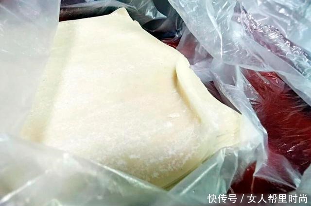 搞定娃儿,一张馄饨皮就够了,鲜甜又多汁,这锅够暖心