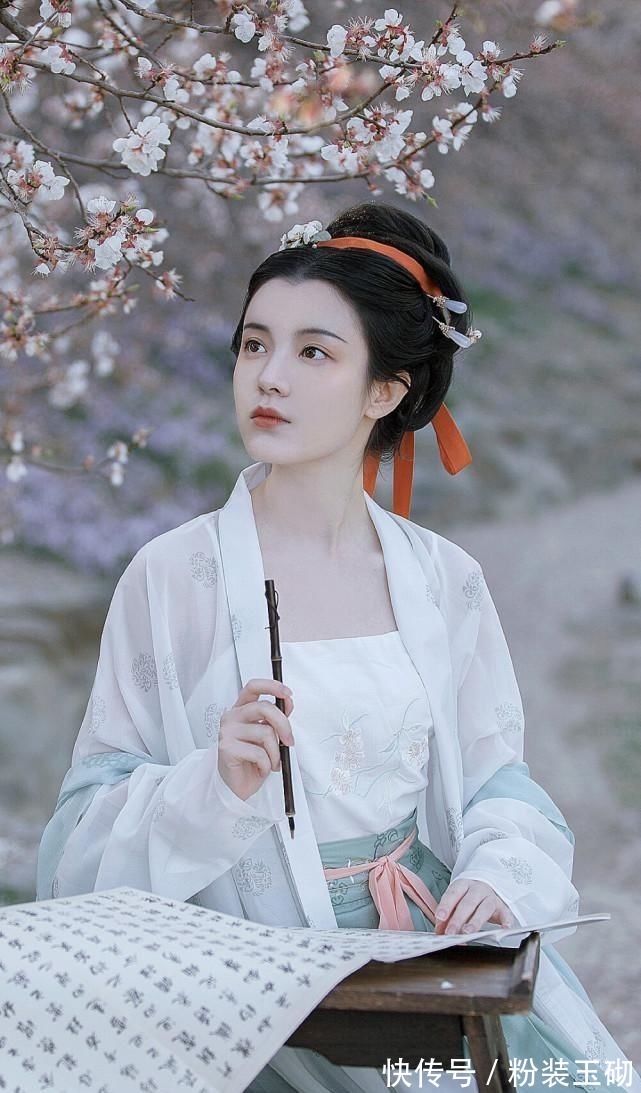 汉服&穿奶奶亲手做的汉服,却被汉服娘喷“山”,汉服圈戾气这么重?