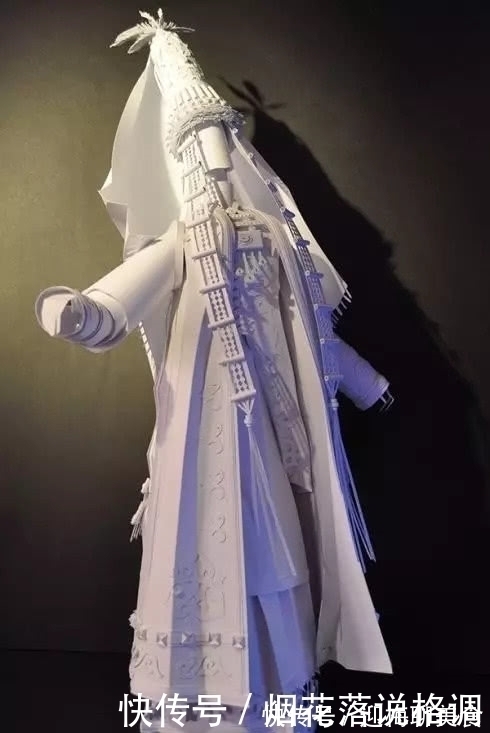 城堡$艺术家用一张白纸,做出属于自己的城堡,美到不敢相信自己的眼睛