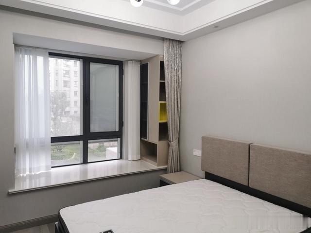 飘窗|学她家装修,电视墙很大气,过道打柜子太实用了,全屋都很喜欢