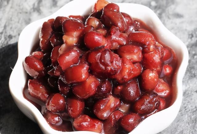 营养|进补季,糯米粉里加红枣和红豆,搓一搓蒸一蒸,做成粘豆包营养高