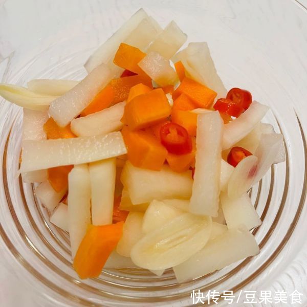 白萝卜|传统美食??酸萝卜（萝卜泡菜）