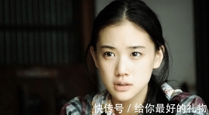 |33岁苍井优跟42岁“搞笑艺人”山里亮太,恋爱一个月迅速闪婚