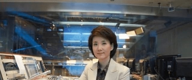 花甲|“央视主持”李修平半生2次结婚无子嗣,现年近花甲、光彩照人!