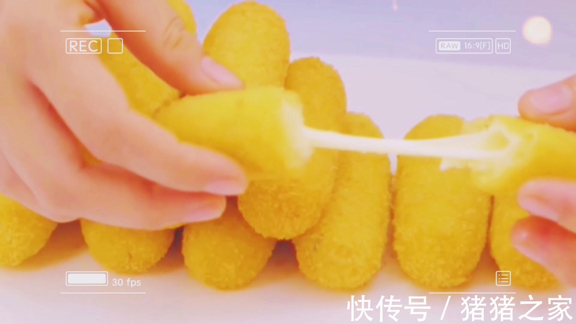 土豆奶酪条|又香又软的土豆奶酪条就制作完成了,还可拉丝哦!你喜欢吗?
