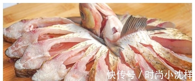 清蒸|不管蒸什么鱼,这个步骤都不能省!鱼肉细嫩无腥味,赶快学学吧