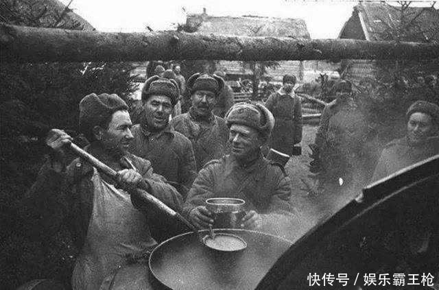 世界上最可怕的食物:黑面包有多牛?可以当板砖,咬一口能崩着牙